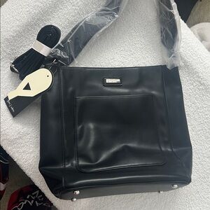 NWT Yani Women’s Black Purse